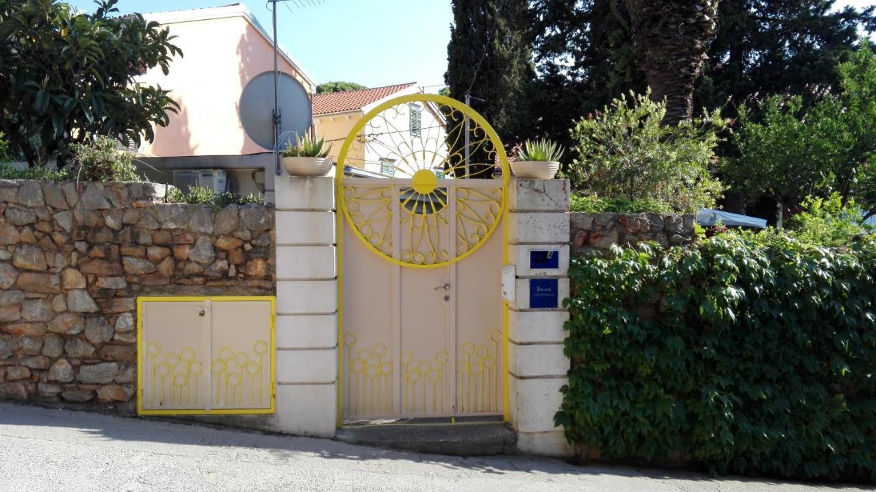Apartments Veli Losinj Bagian luar foto