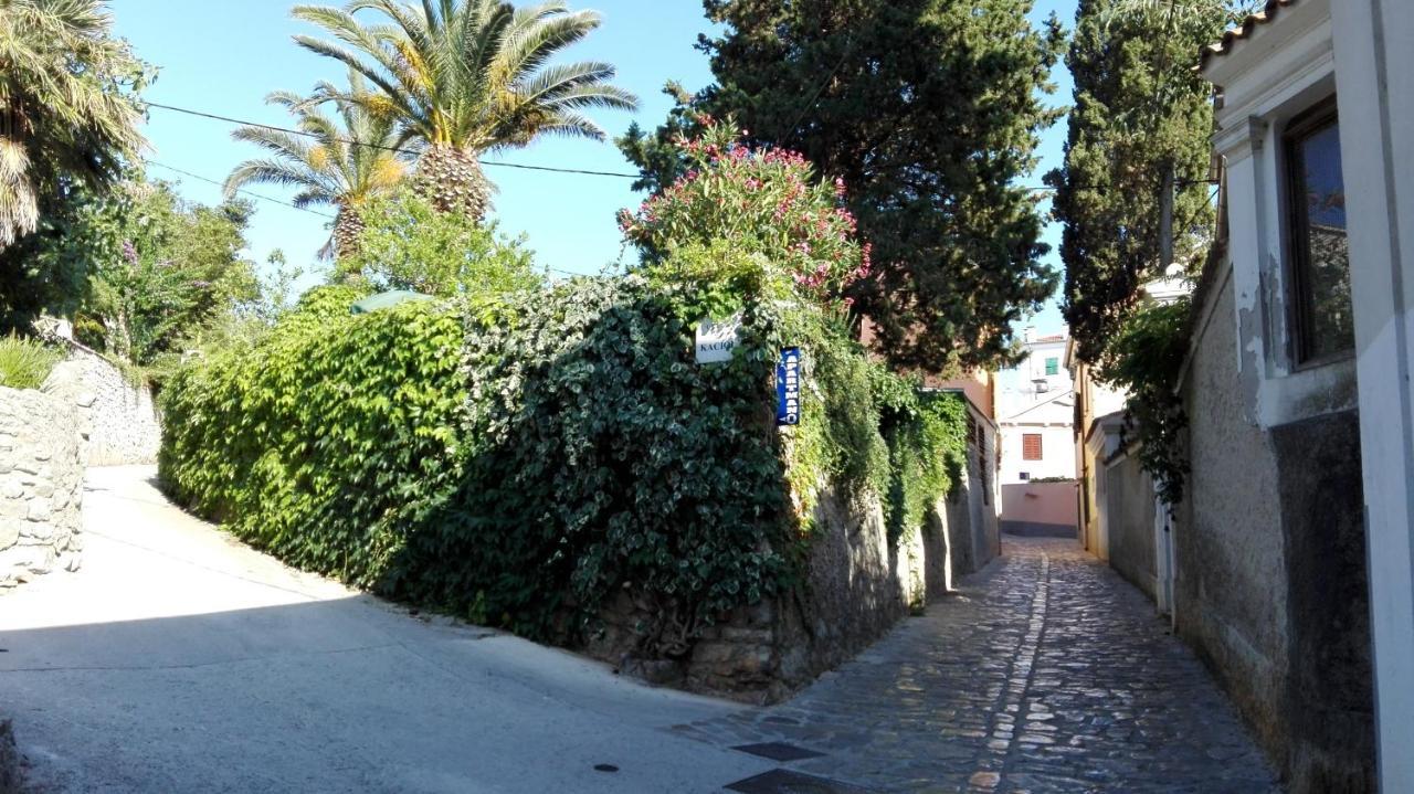 Apartments Veli Losinj Bagian luar foto