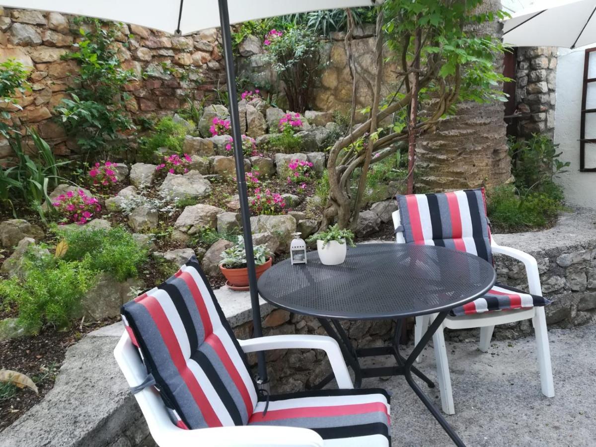Apartments Veli Losinj Bagian luar foto