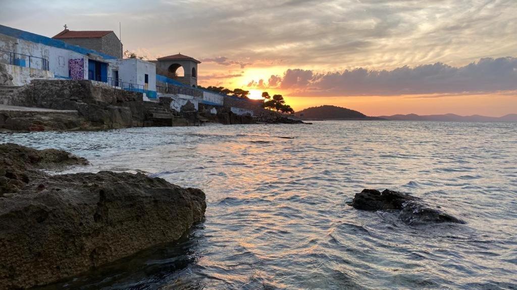 Apartments Veli Losinj Bagian luar foto