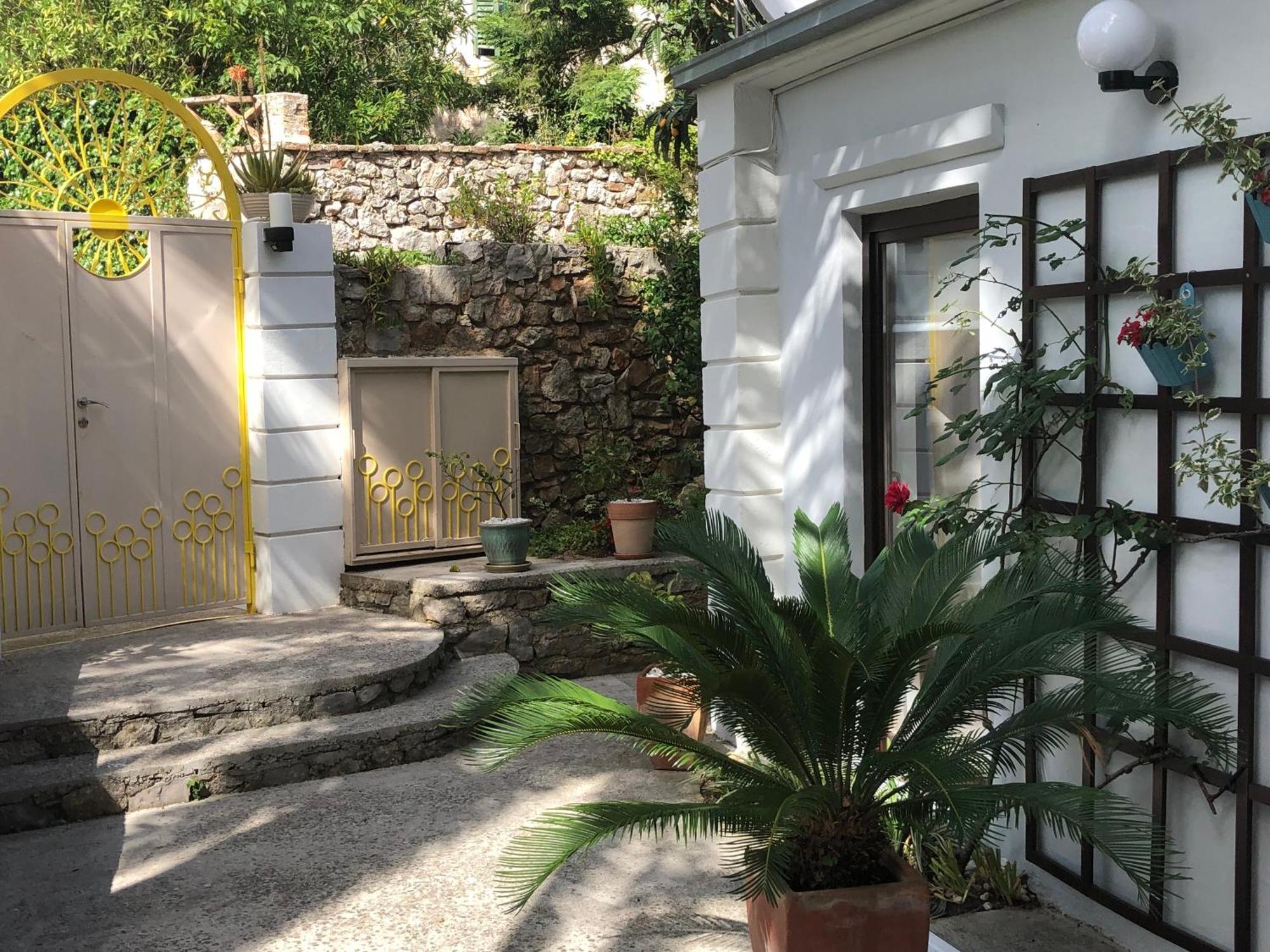 Apartments Veli Losinj Bagian luar foto