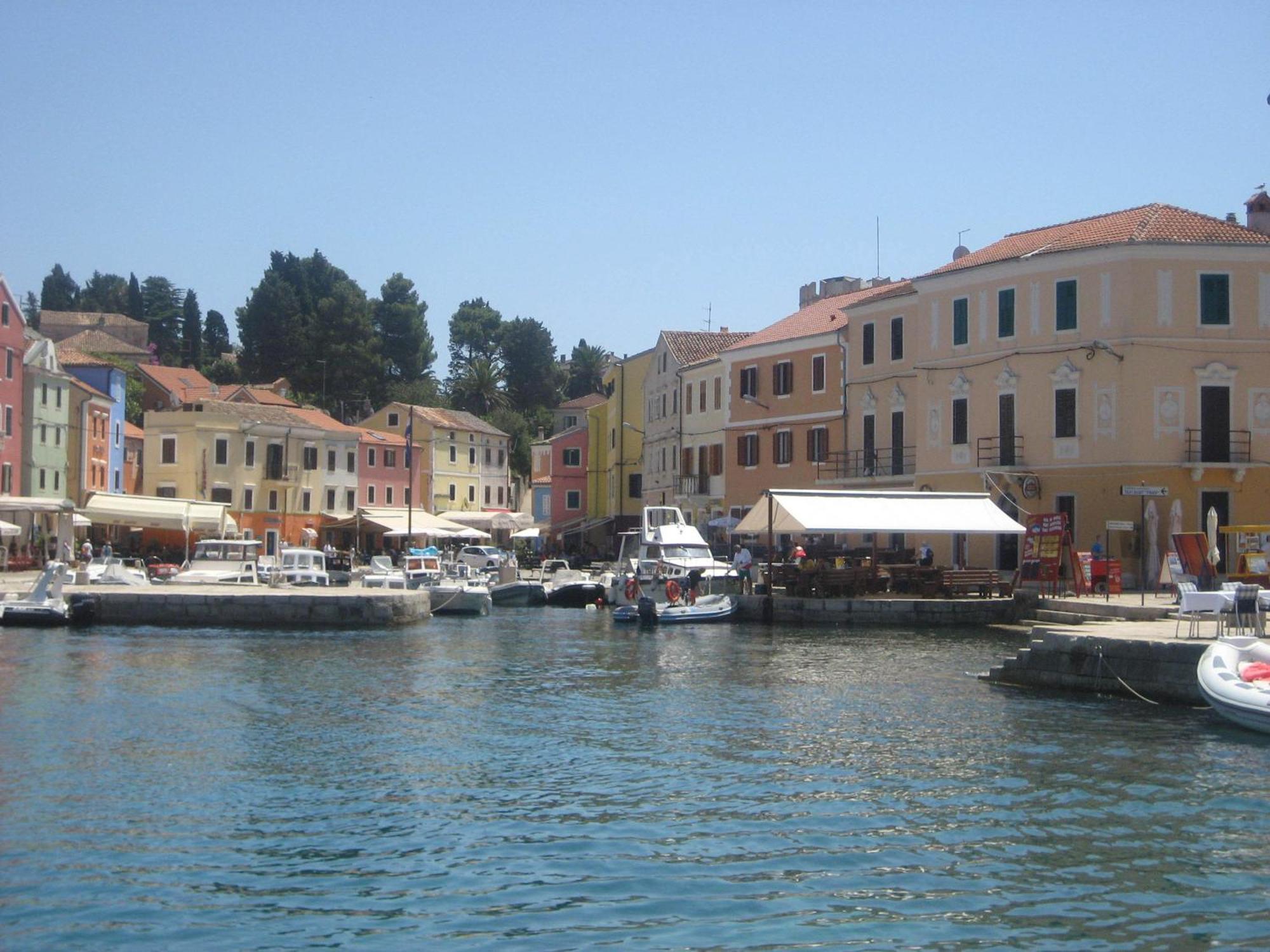 Apartments Veli Losinj Bagian luar foto