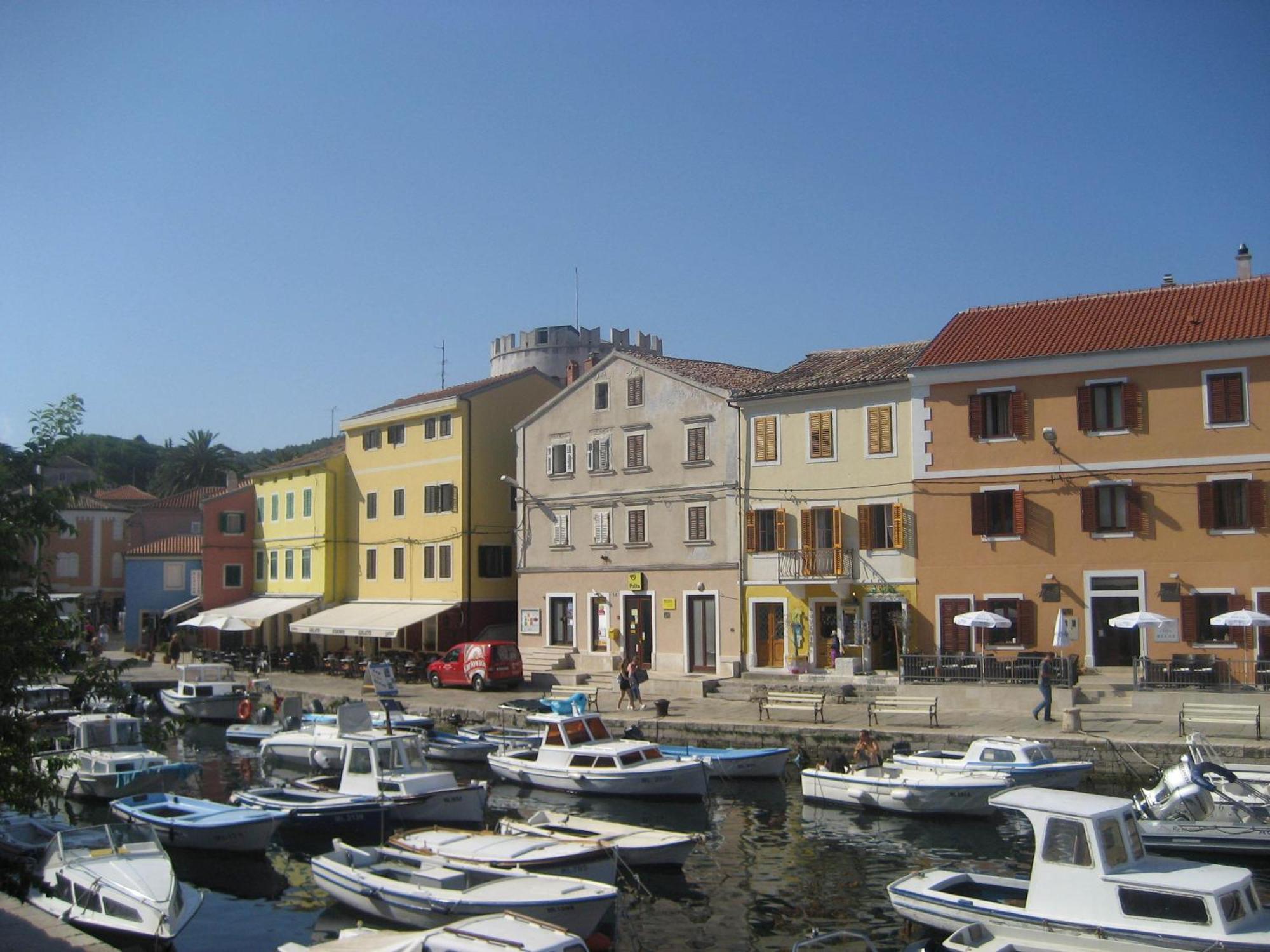 Apartments Veli Losinj Bagian luar foto